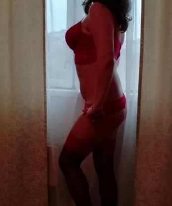 Я живу в Москве, и у меня есть много возможностей для тебя. Встречусь с тобой в уютной квартире или приеду к тебе. Мои услуги включают классический и расслабляющий массаж, оральный секс, классический секс в разных позах, анальный секс и многое другое. У меня есть отличные отзывы от довольных клиентов, которые подтверждают мою профессиональность и качество обслуживания. Посмотри мои фото, и ты увидишь, какая я соблазнительная и очаровательная. Так что не упусти возможность провести незабываемое время со мной в Москве. 🌟😘🔥 10295, 24 года