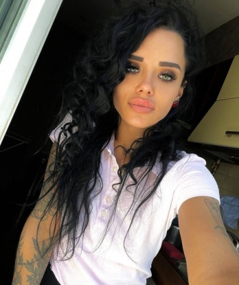 Яркая блондинка с сексуальной фигурой и неугомонным темпераментом подарит вам незабываемые моменты удовольствия и страсти. Позвони мне и ты не пожалеешь. 3263, 20 лет