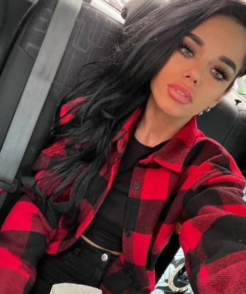 Яркая блондинка с сексуальной фигурой и неугомонным темпераментом подарит вам незабываемые моменты удовольствия и страсти. Позвони мне и ты не пожалеешь. 3263, 20 лет