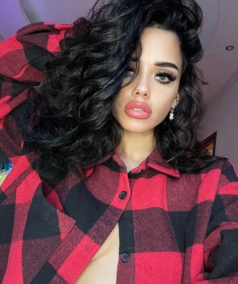 Яркая блондинка с сексуальной фигурой и неугомонным темпераментом подарит вам незабываемые моменты удовольствия и страсти. Позвони мне и ты не пожалеешь. 3263, 20 лет